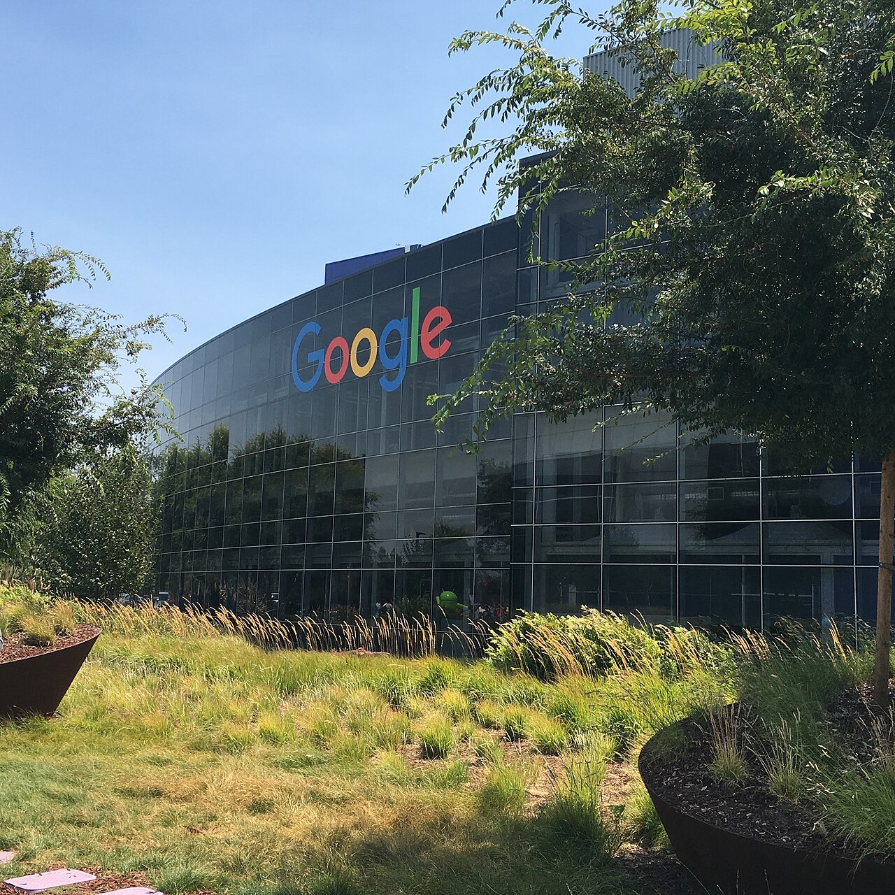 Jeff Dean Leaves Google to Launch Discovery Loop as Demis Hassabis Steps Back at DeepMind